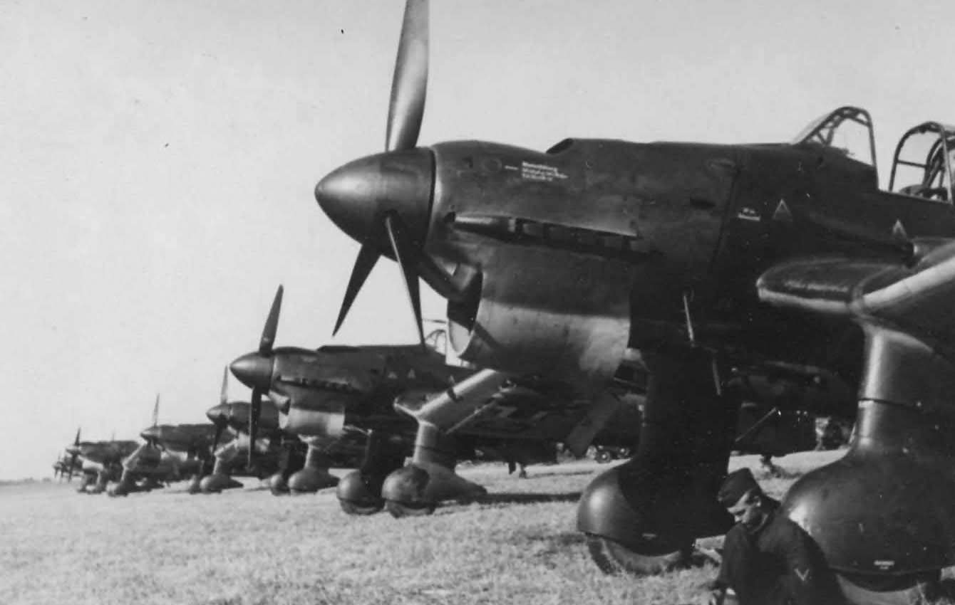 Junkers Ju 87B Stuka Bombers | World War Photos