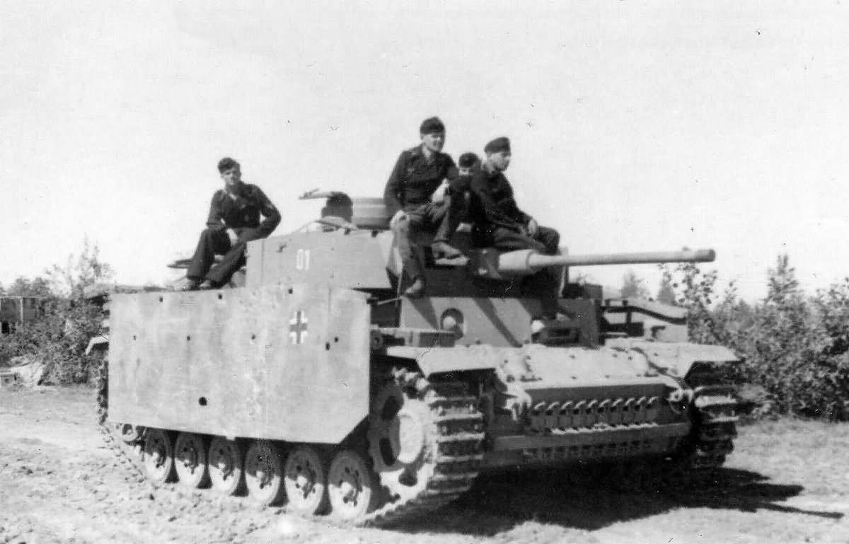 Panzer Iii Ausf M Code 01 Fitted With Schürzen World War Photos
