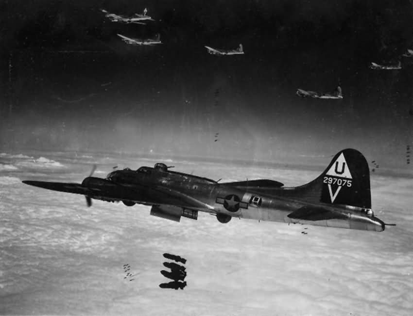 B-17G Flying Fortress 457th BG 42-97075 | World War Photos