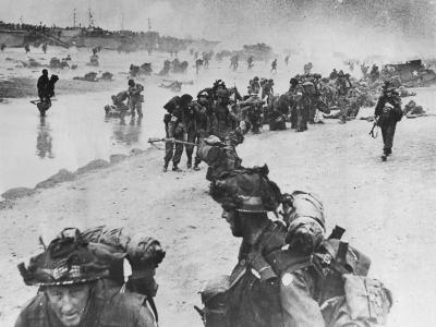 British troops on Normandy beach D-Day 1944
