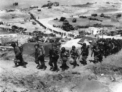 US 2nd Infantry Division Soldiers Easy Red Sector Omaha Beach D-Day +1 Normandy 1944