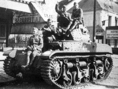 Abandoned ACG-1 at Montlhéry, 1940