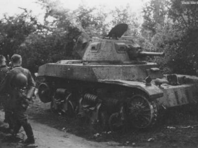 Destoyed Renault AMC 35 2