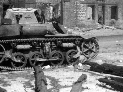 Destroyed AMR 33 1940 2
