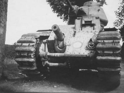 Char B1 bis 372 named Vertus of 41st BCC front view