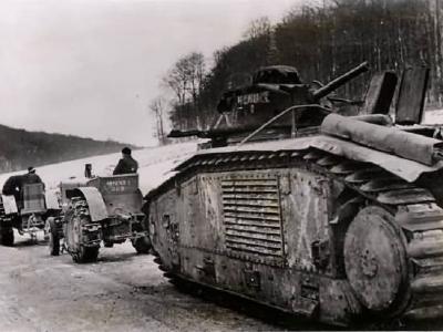 Char B1 bis being towed by a tractors