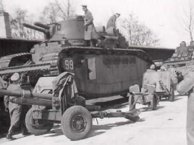 Char 2C number 99 „Champagne” superheavy tank