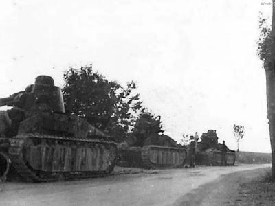 A column of Char D1 tanks