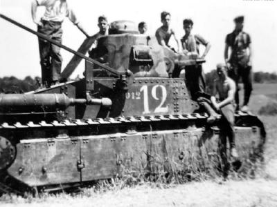 Renault D1 12 of the 67 BCC