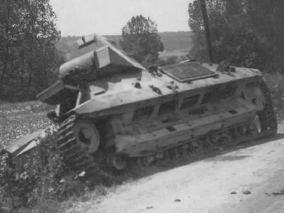 abandoned FCM 36 tank