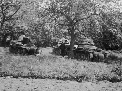 Hotchkiss H-35 tanks photo