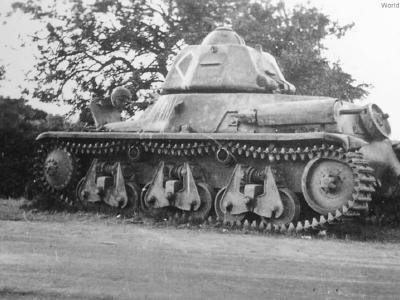 French cavalry tank H-39 20
