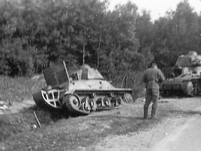 Hotchkiss H39 tank abandoned at the side of the road somewhere in France after the german attack in May 1940
