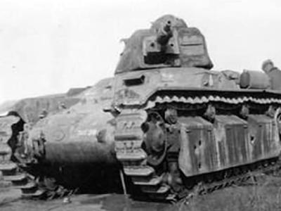 Knocked out French light infantry tank R40
