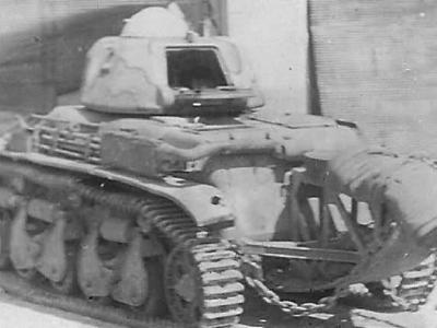 Renault R35 tank equipped with the trench crossing tail
