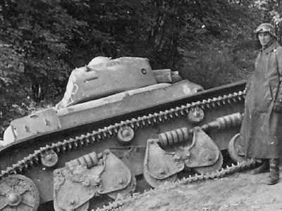 Renault R 35 photo