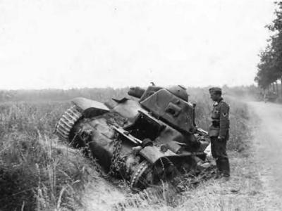Renault R35 tank abandoned