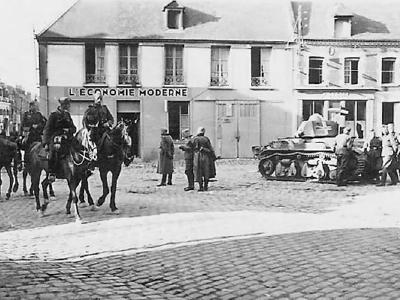 wehrmacht cavalry pass french Renault R 35 tank