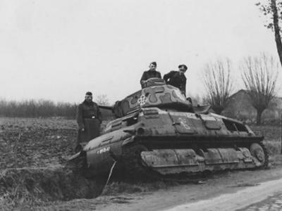 Captured Somua S35 tank