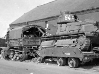 Somua S-35 number 54 on trailer