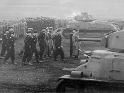 Field Marshal Walther von Brauchitsch and Somua S35 tanks
