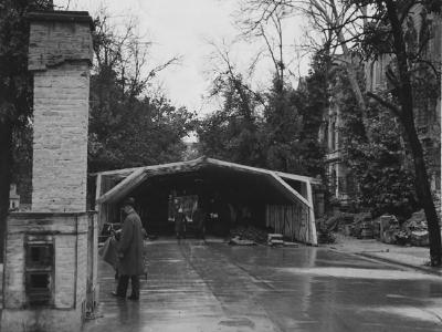 Berlin Tiergarten Strasse camouflaged airplane assembly hall 14 July 1945