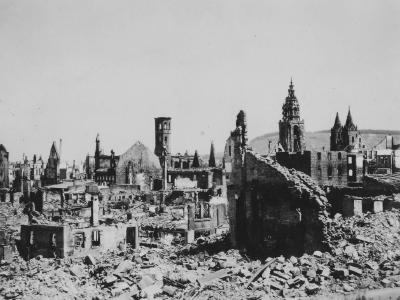 Bombed Manheim ruins 1945