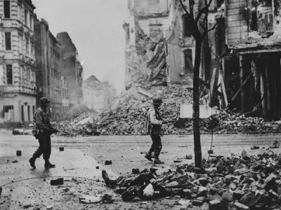Koln 1st US Army GIs with M1 Carbine Germany 1945