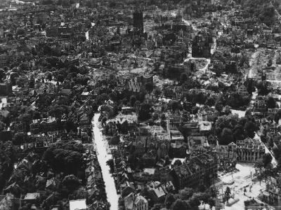 Ruins of Hildesheim aerial view Binderstrasse Thega St. Andreas 1945