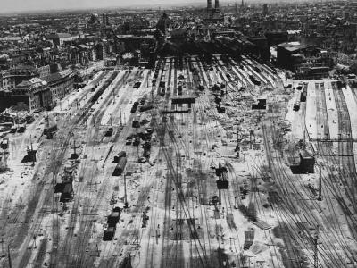 Ruins of München Hauptbahnhof Arnulfstrasse 1945