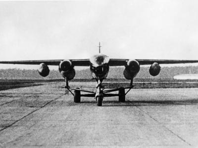 Arado Ar234 V3 fitted with tricycle take-off trolley
