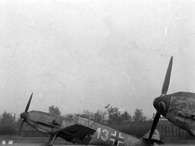 Bf109 E-4 „13” from Jagdfliegerschule 4 Monchengladbach 1941 2