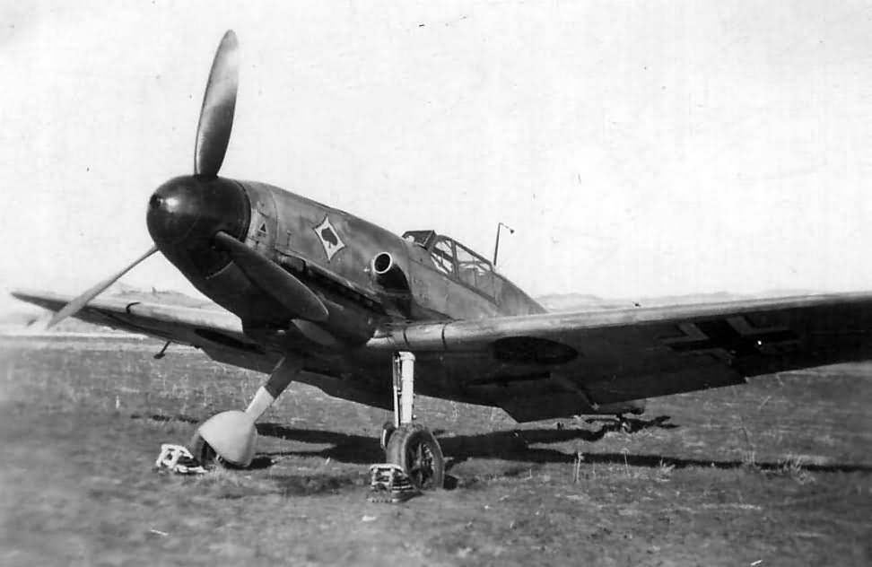 Bf109 G of JG53 at a captured Soviet airfield | World War Photos