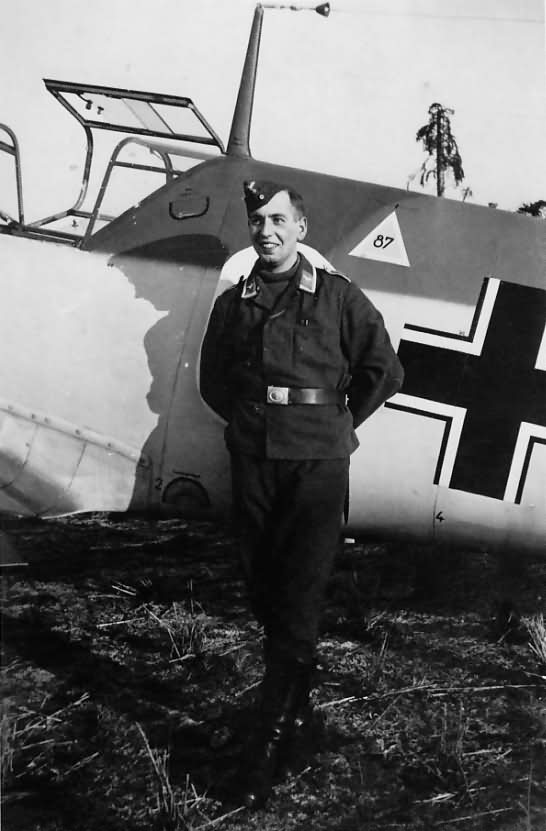 Me 109 E white 6 7/JG 26 in Essen Muhlheim 1940