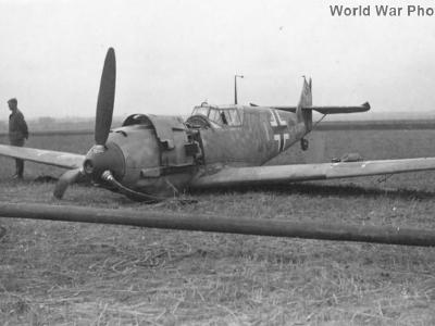 Crashed Bf 109E „10”