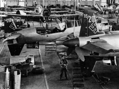 Unfinished Do 335s at Dornier plant, Oberpfaffenhofen