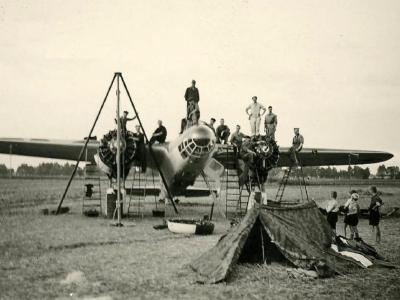 Dornier Do17 P front view, engines maintenance