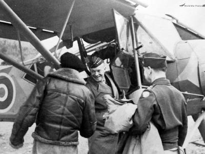 Eisenhower and Montgomery at Fi156 in Italy