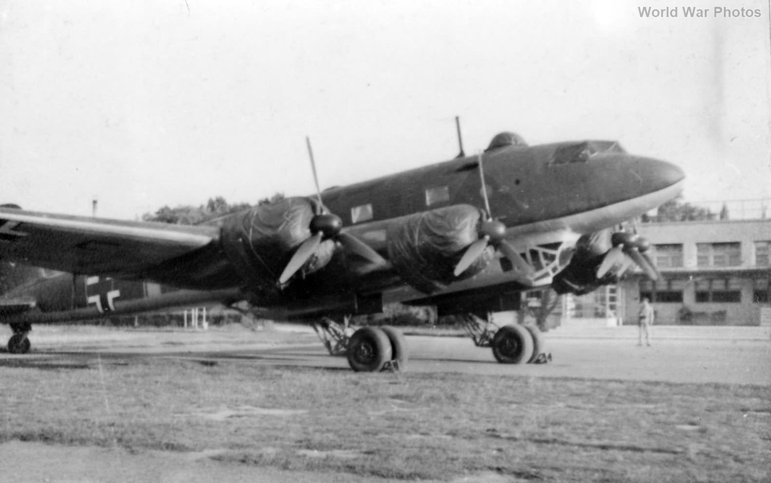 Fw 200C-3 on the ground | World War Photos