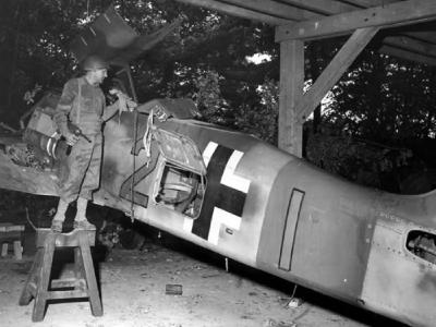 Focke Wulf Fw 190 yellow 2 Captured by US Troops 1945