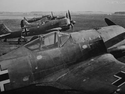 Several of the early Fw 190A-0