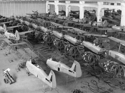 Fw 190s at Bremen factory