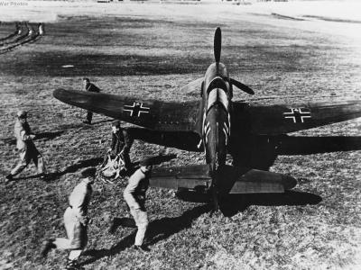 He 100 D-1 „White 8” 1940