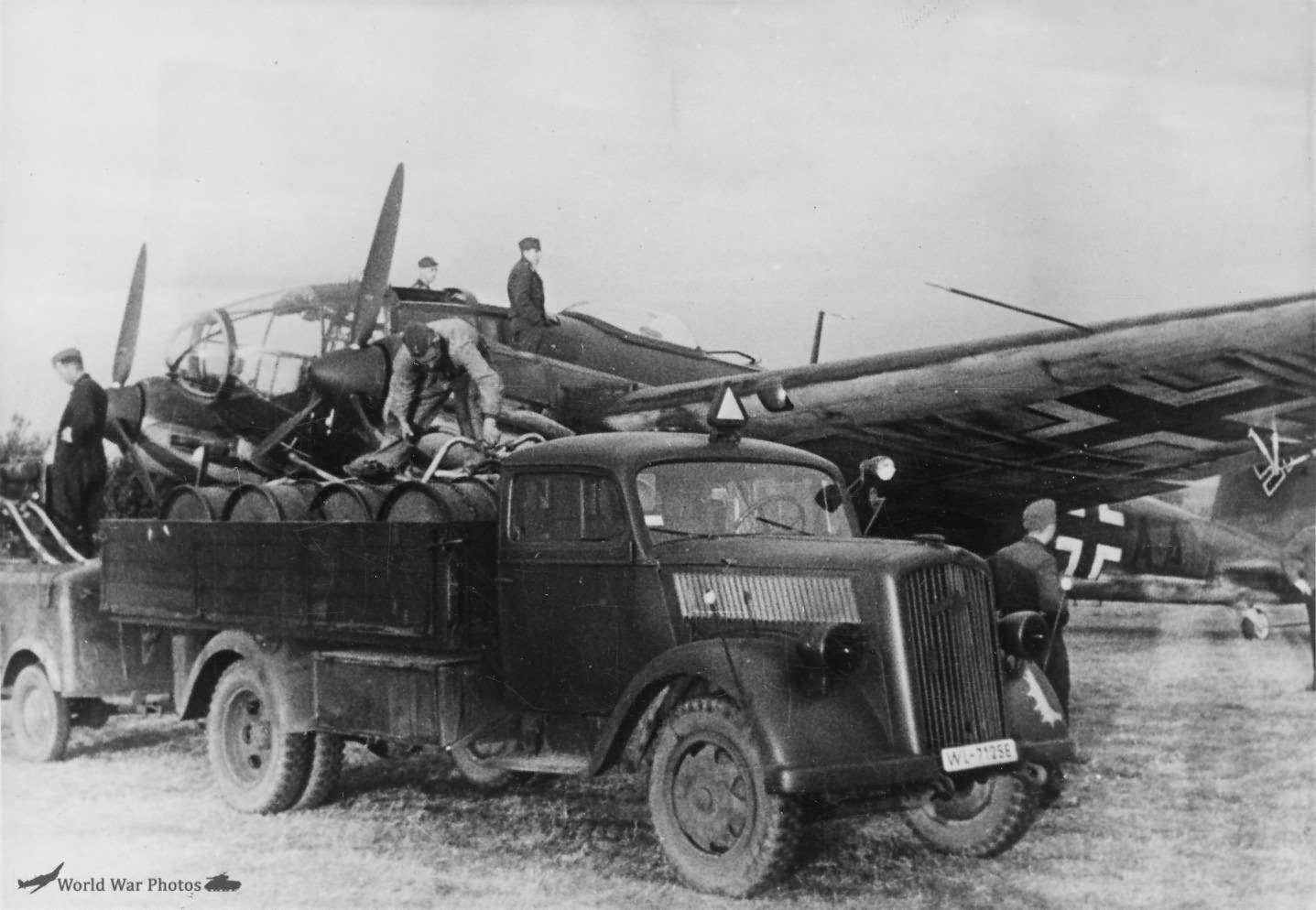 He 111H refueling