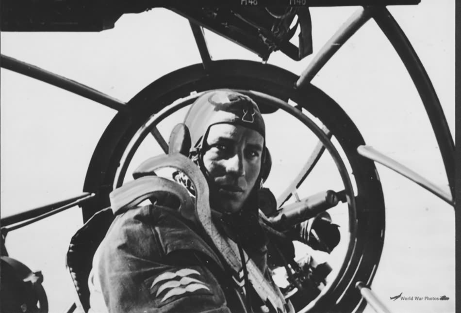 Heinkel He 111 of I/KG4 nose