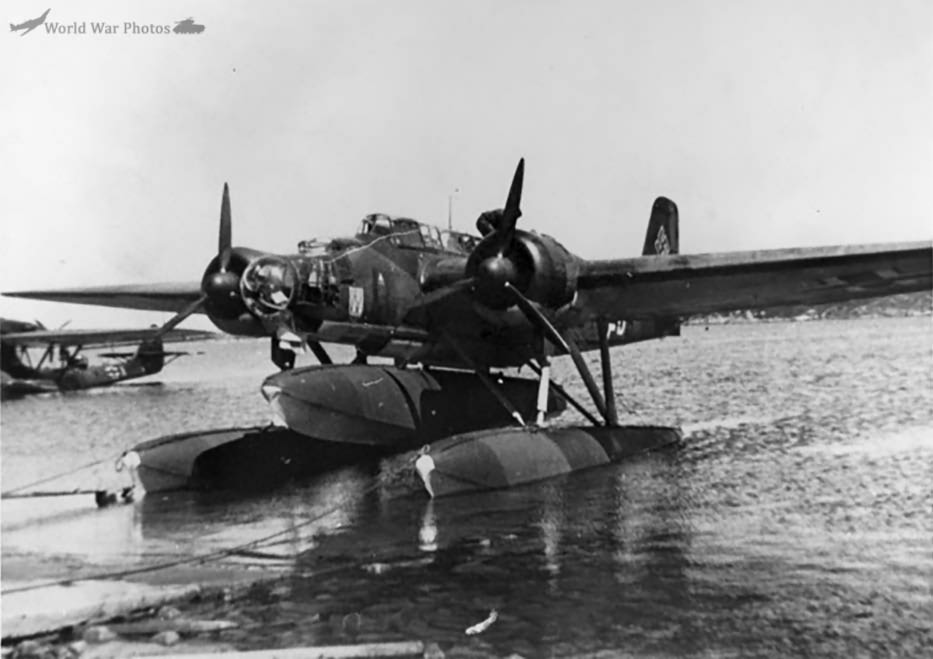He 115B-1 transferring a new float for another He 115 in Norway