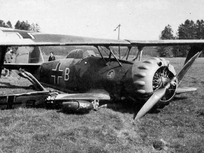 Crashed Henschel Hs 123B L2+BM of LG2
