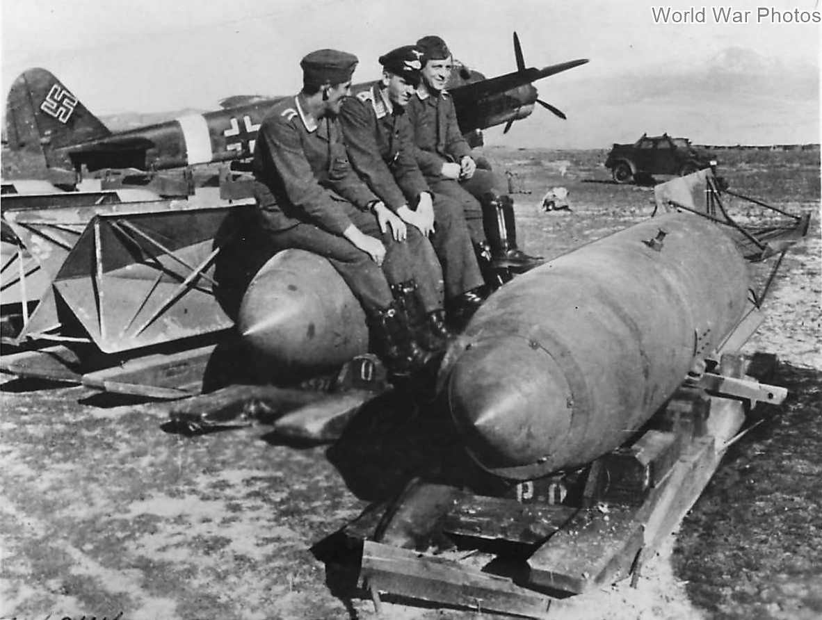 German Airmen, SC1000 bombs and Ju 88 of X Fliegerkorps in Sicily 1941
