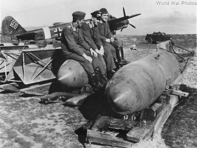 German Airmen, SC1000 bombs and Ju 88 of X Fliegerkorps in Sicily 1941