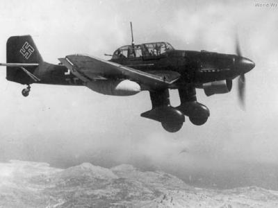 Dive bomber Ju 87R-2